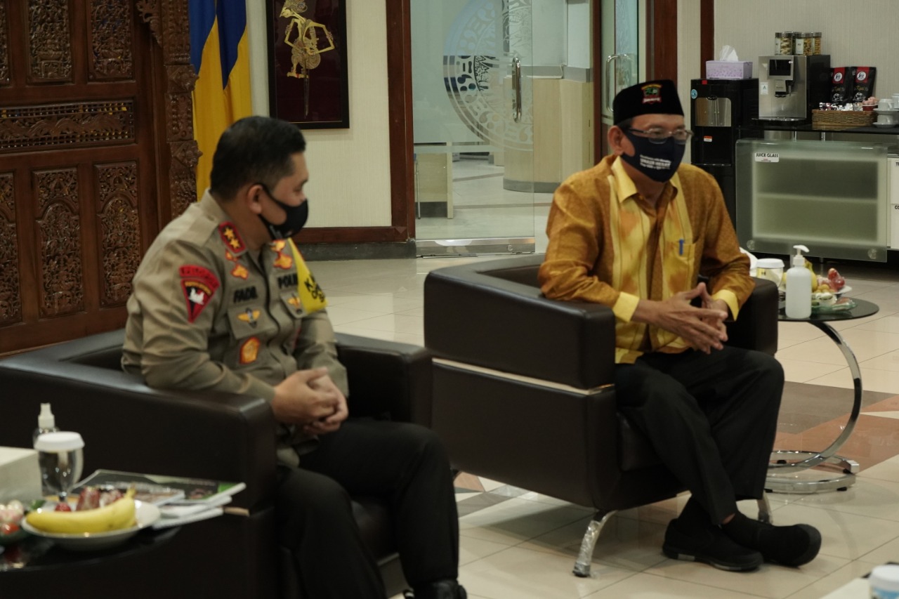 Read more about the article Kapolda Ajak UNAIR Sukseskan Kampung Tangguh Tangani Covid-19 di Jatim