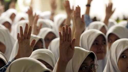 Read more about the article Kesadaran tentang Kecantikan di Kalangan Perempuan Muda Muslimah di Perguruan Tinggi Kota Surabaya