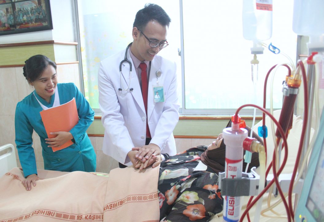 Read more about the article Pentingnya Pengembangan Layanan Hemodialisis di Rumah Sakit Pendidikan