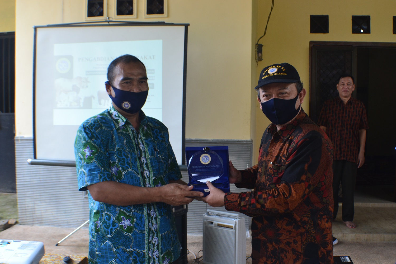 Read more about the article Department of Veterinary Public Health holds community service in Kandangan Subdistrict Kediri