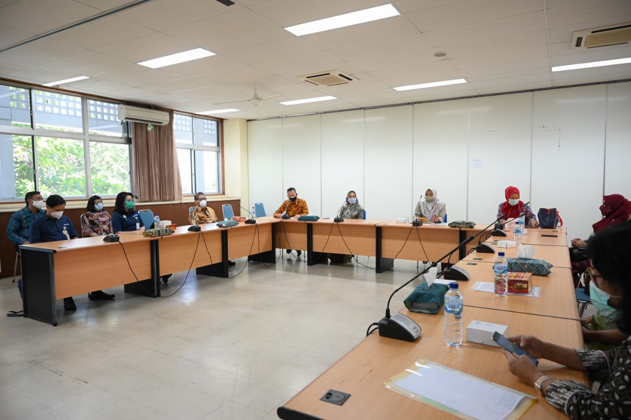 Read more about the article Komisi IX DPR-RI Studi Tentang Tata Kelola Obat di UNAIR