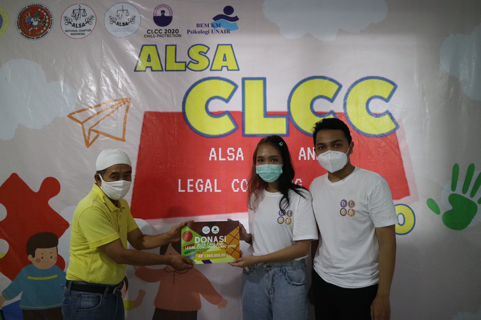 Read more about the article UNAIR ALSA LC provides education on Child Bullying in orphanage