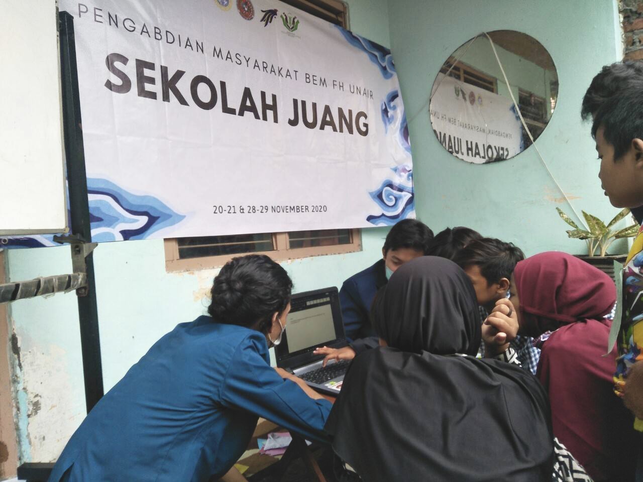 Read more about the article “Sekolah Juang” BEM FH UNAIR Menyogsong Pendidikan Berbasis Teknologi