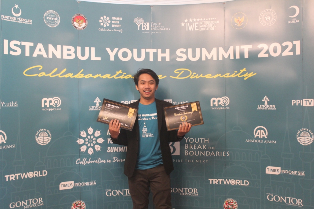 Read more about the article Menteri Hubungan Luar BEM UNAIR Raih Prestasi Membanggakan di Istanbul Youth Summit 2021