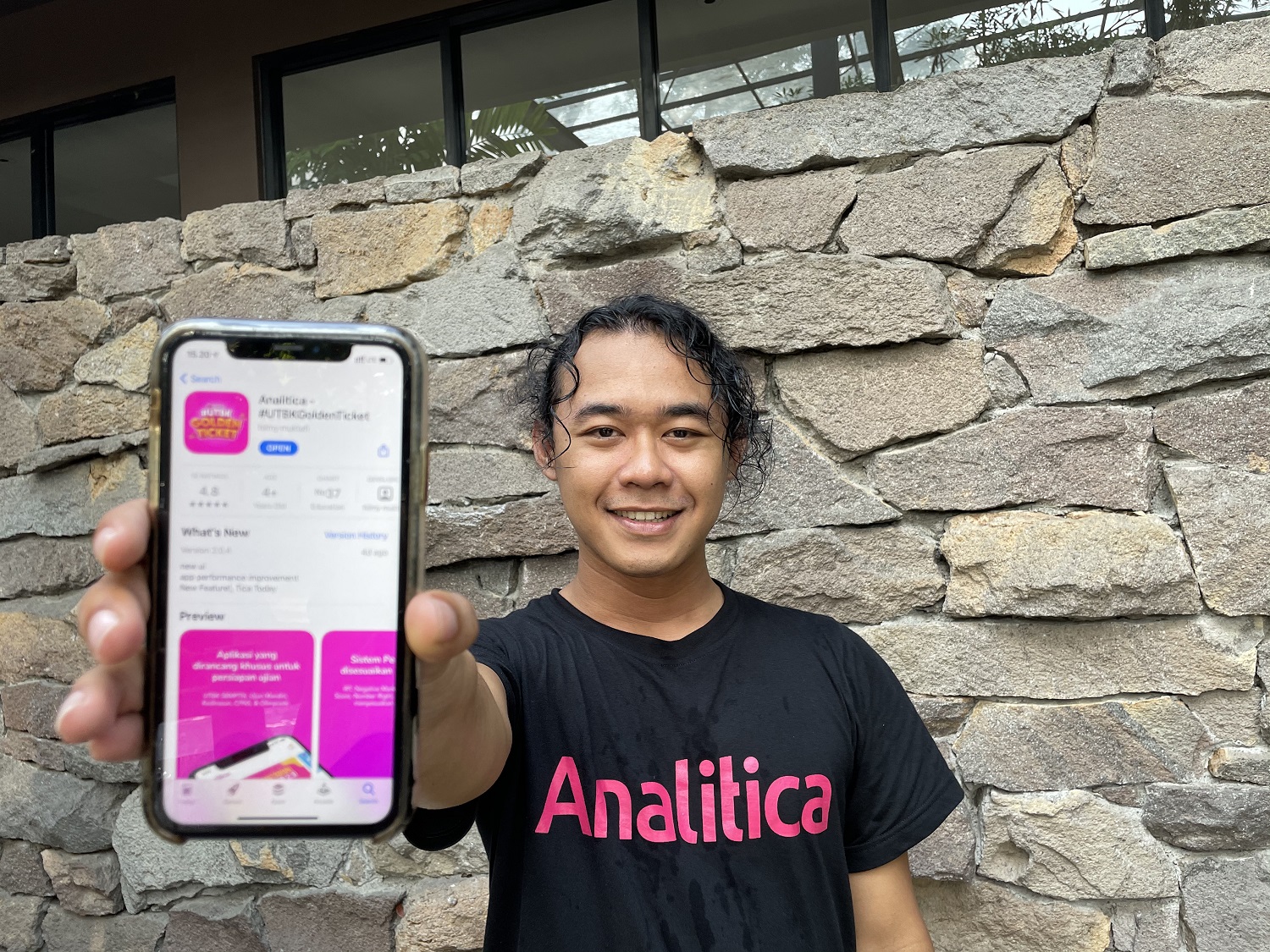 Read more about the article UNAIR student creates a Try-Out App with university admittance as prize