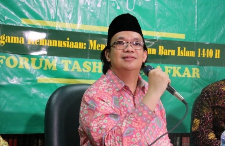 Read more about the article Tausiah Fiqih Kontekstual Gus Nadir Tutup Serangkaian Acara Kemilau Ramadhan PUSPAS UNAIR