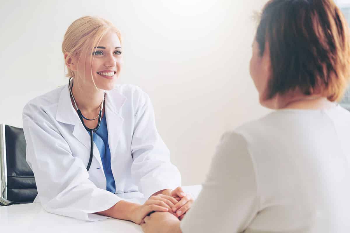 Read more about the article Efek Komunikasi Terapeutik antara Perawat dan Pasien untuk Penyembuhan Pasien