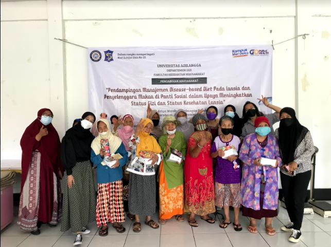 Read more about the article UNAIR Faculty of Public Health lecturer gives nutrition assistance to the elderly