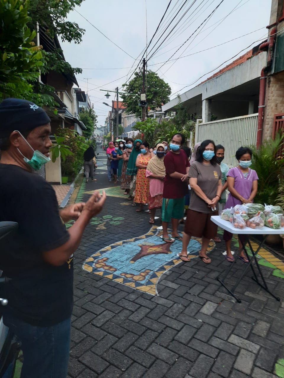 Read more about the article Dosen Sasindo UNAIR Inisiasi Gerakan Peduli Tetangga di Masa Pandemi