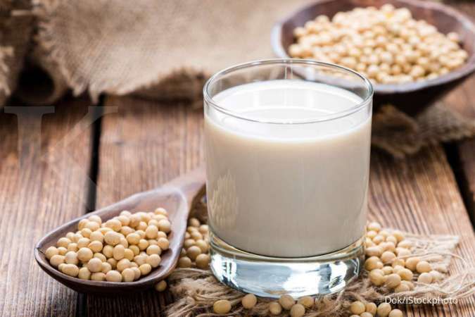 Read more about the article Konsumsi Susu dan Vitamin C Tambahan untuk Sembuhkan Covid, Perlukah?