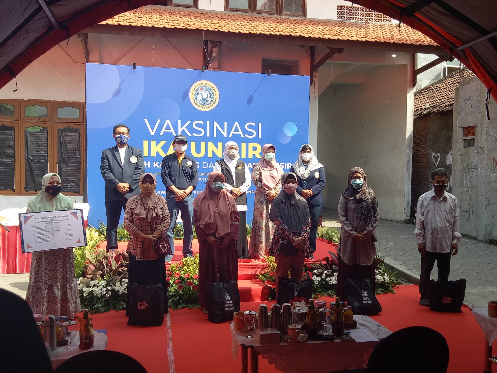 Read more about the article IKA UA Selenggarakan Vaksinasi Bagi Warga Daerah Perkampungan dan Pesisir