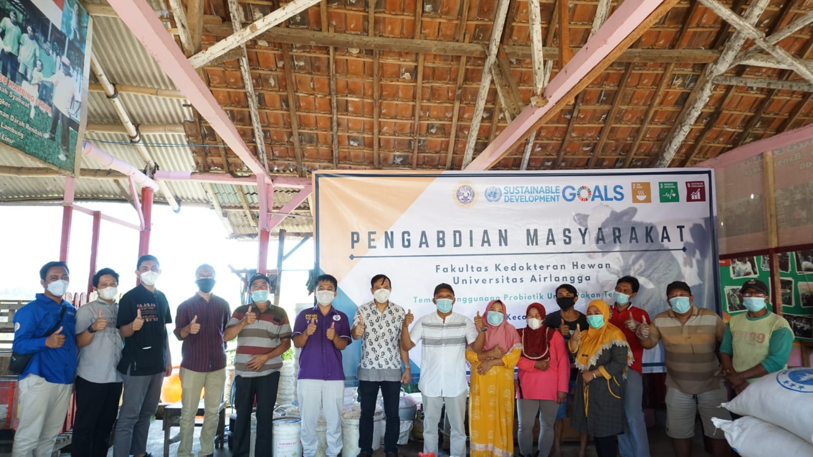 Read more about the article Perkenalkan Probiotik, Dosen FKH UNAIR Adakan Pengabdian Masyarakat