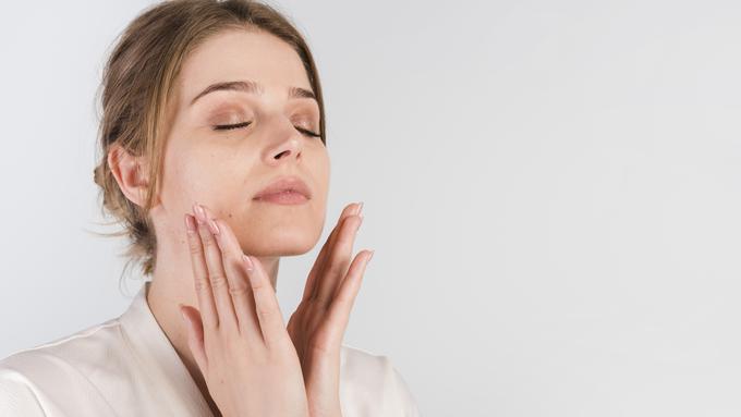 Read more about the article UNAIR dermatologist gives tips on how to take care of our skin during the pandemic