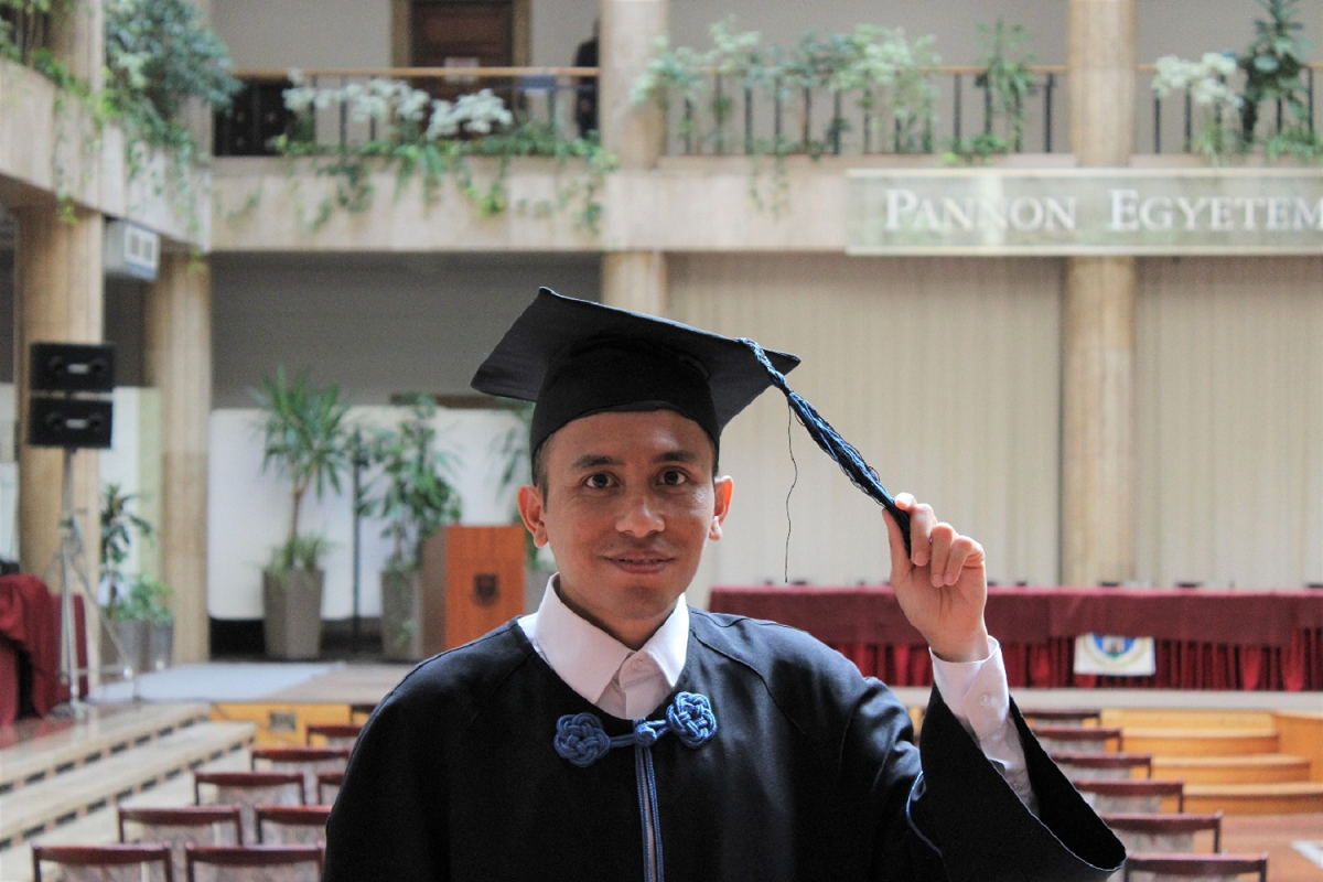 Read more about the article Abdul Wafi, Alumnus UNAIR yang Sukses Berkecimpung di Dunia Pendidikan