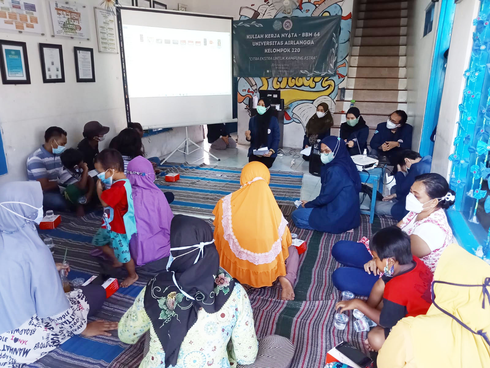 Read more about the article Mahasiswa Fasilitasi Konsultasi Bisnis dan Pelatihan Komputer di Kampung Astra Keputih
