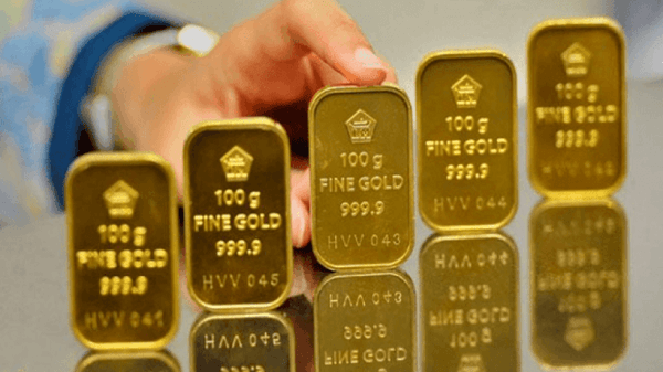 Read more about the article Potensi dan Tantangan  Berinvestasi Emas di Indonesia