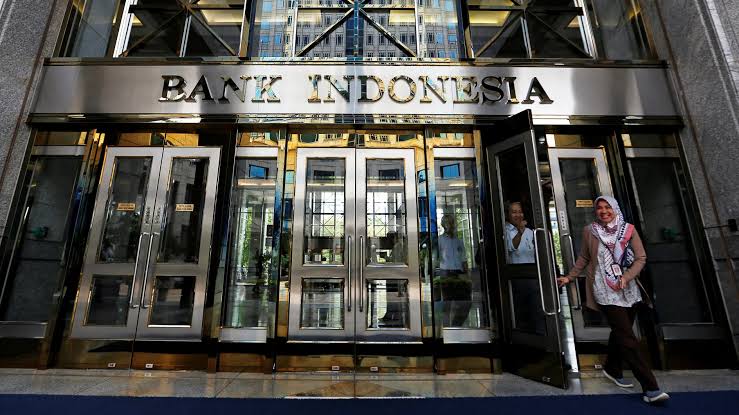 Read more about the article Perbandingan Tingkat  Risiko Kegagalan Bank Syariah dengan Bank Konvensional di Indonesia