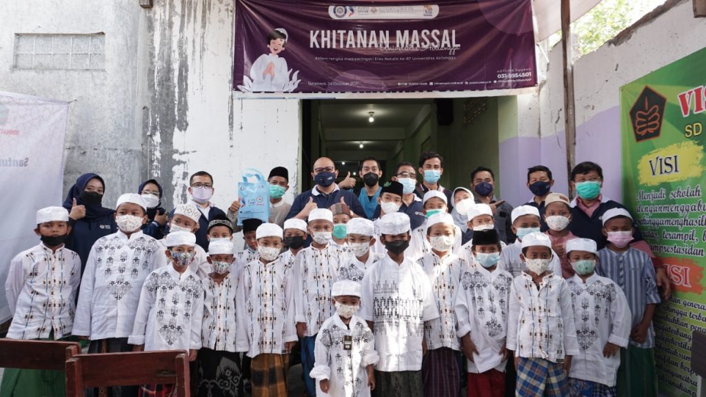 PUSPAS dan BKRSFK UNAIR Gelar Khitanan Masal untuk Anak Yatim Piatu