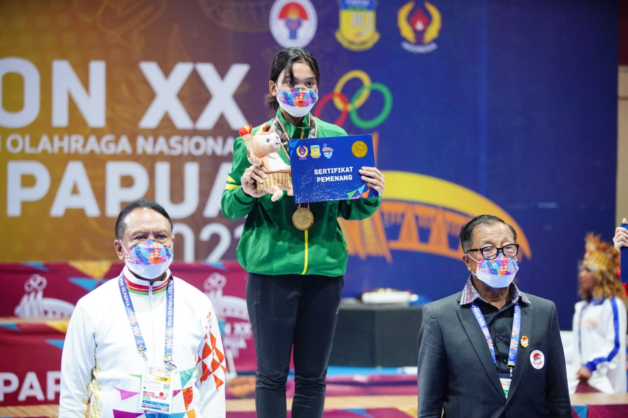 Read more about the article UNAIR Student wins Wushu Gold Medal at PON XX Papua 2021