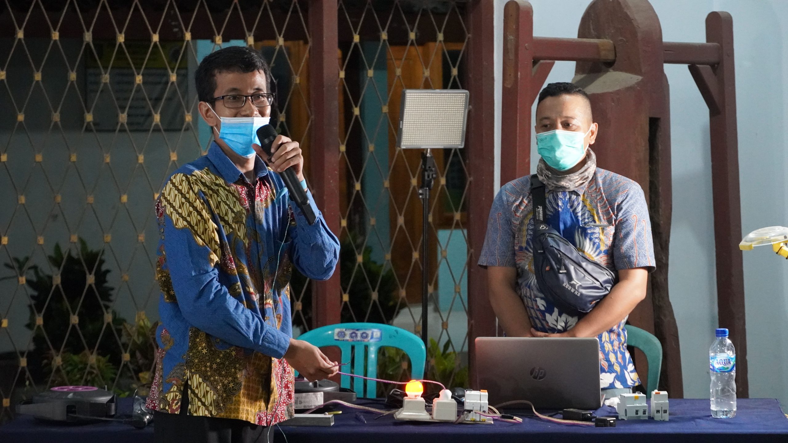 Read more about the article FTMM Sosialisasikan Tips Aman Installasi Listrik Rumah Tangga di Megaluh Kab. Jombang untuk Hindari Kematian Akibat Sengatan Listrik