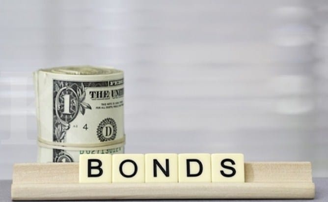 Read more about the article Pentingnya Peran Faktor Keuangan dan Non-Keuangan terhadap Rating Obligasi dan Sukuk Perusahaan