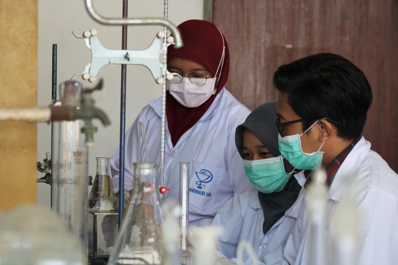 Read more about the article Fakultas Farmasi UNAIR Fasilitasi Mahasiswa Kembangkan Kompetensi Dalam Program MBKM