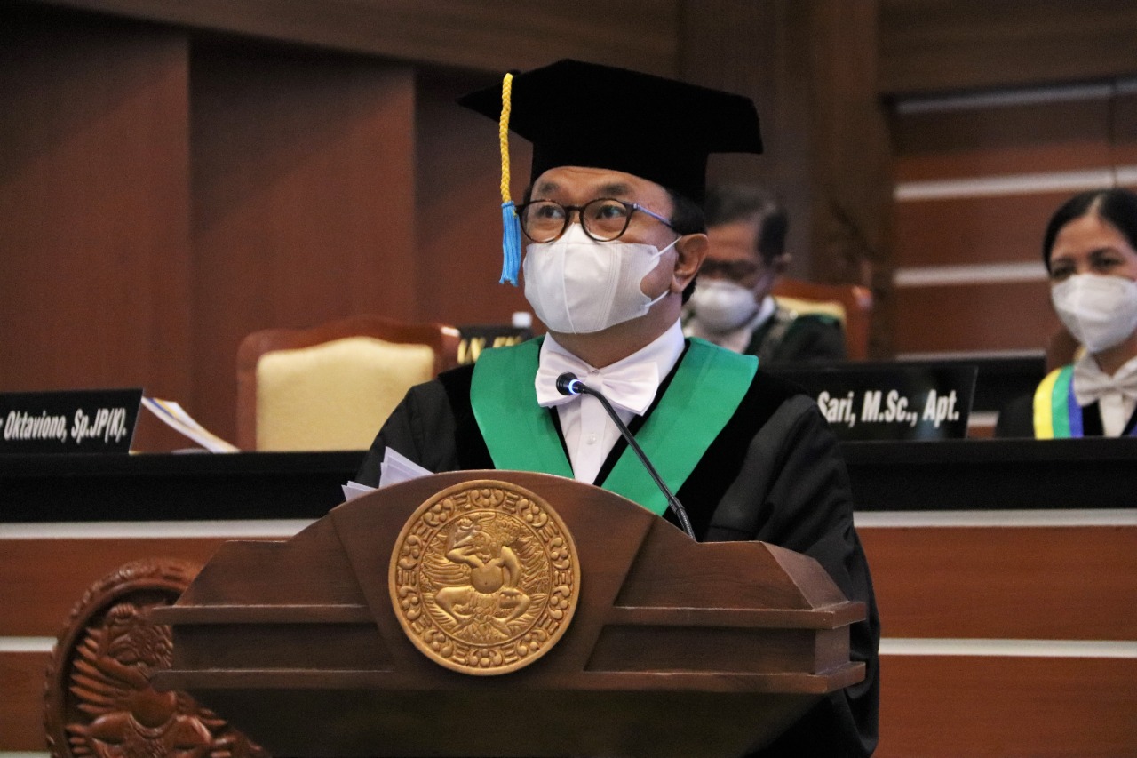 Read more about the article Inaugurated, FK UNAIR Professor calls for new hope with coronary heart disease regenerative therapy