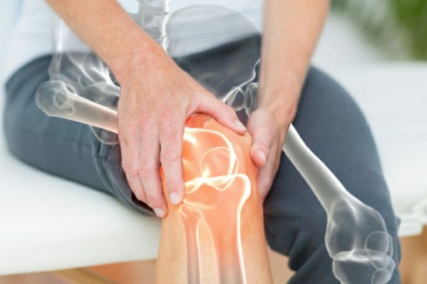 Read more about the article Hari Osteoporosis Sedunia, Pakar UNAIR Ungkap Usia Muda Berpotensi Alami Osteoporosis