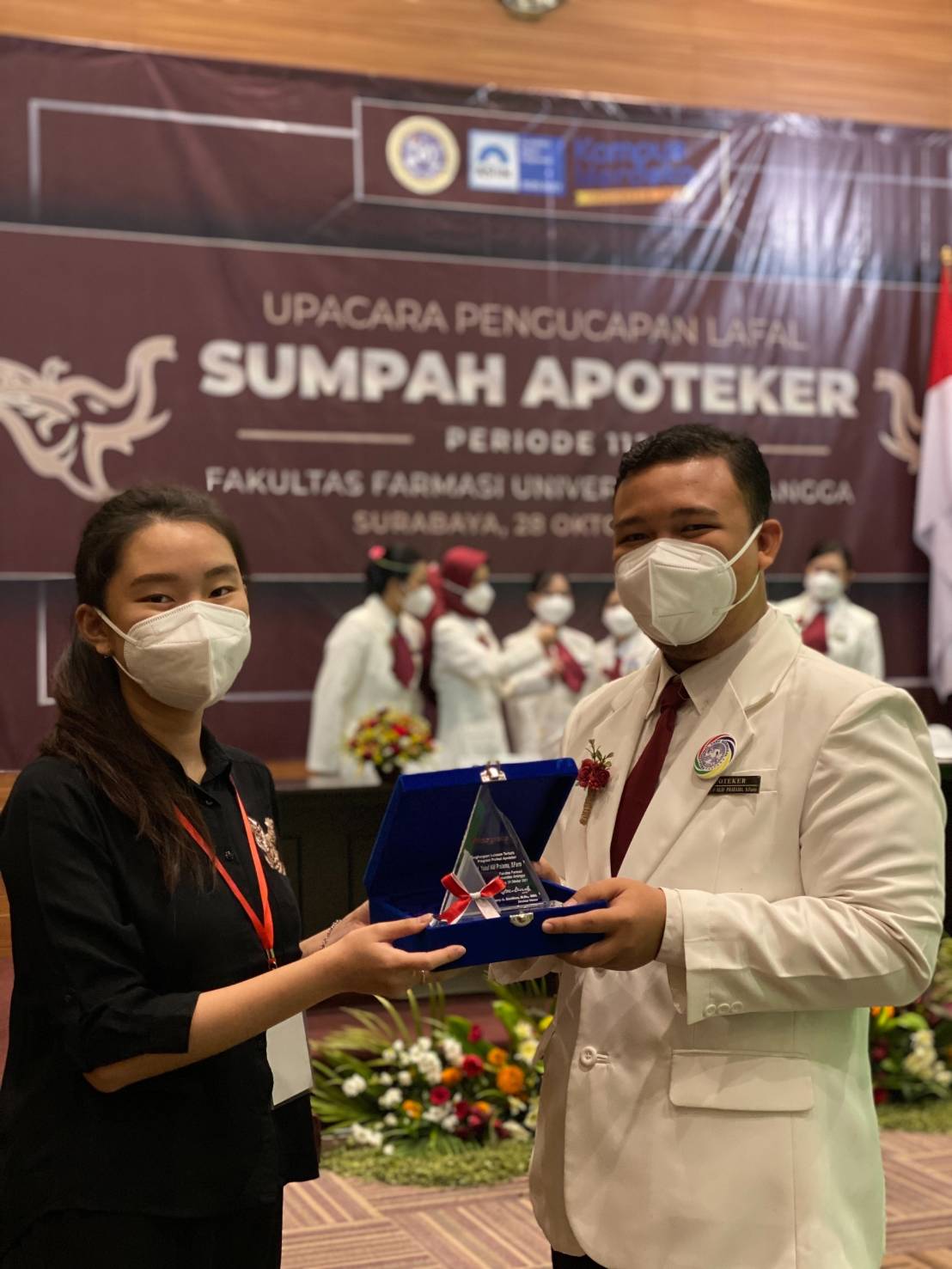 Read more about the article Farmasi UNAIR Ambil Sumpah 174 Apoteker Baru