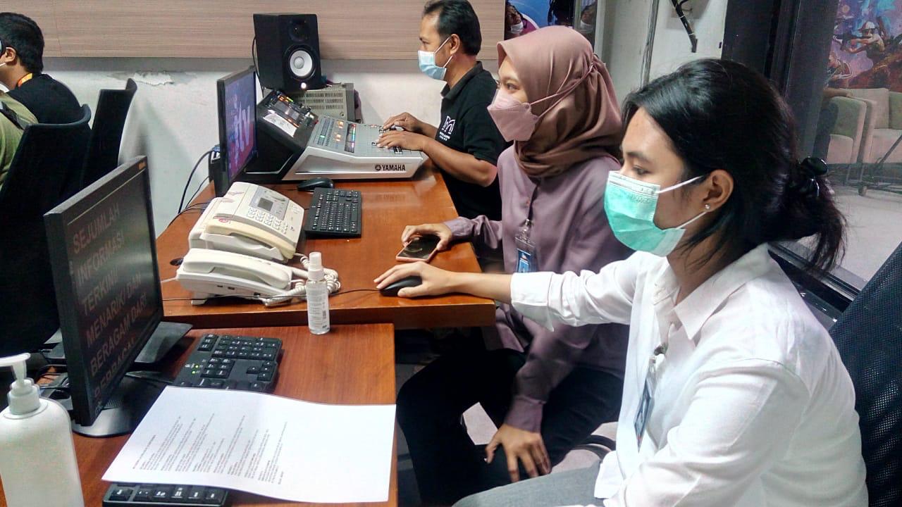 Read more about the article Mahasiswa UNAIR Bagikan Pengalaman Magang di JTV Surabaya