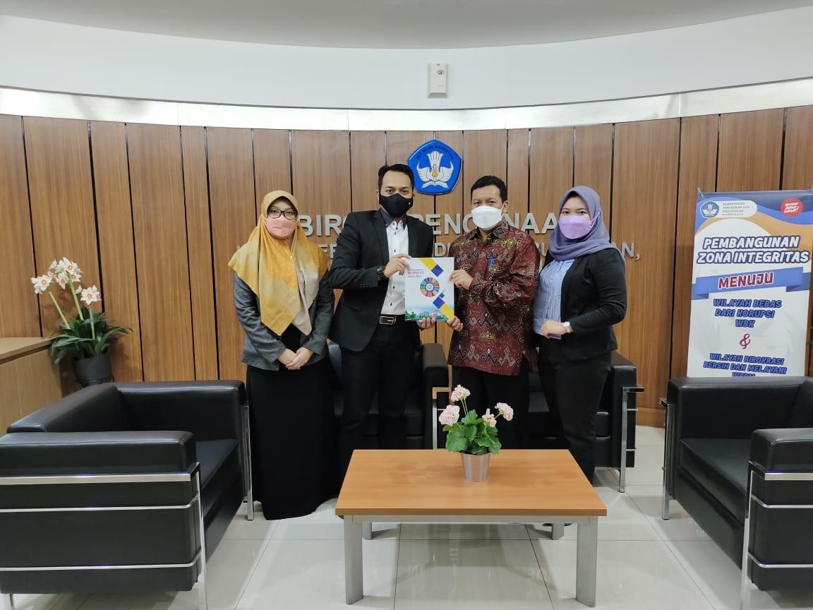 Read more about the article Sukseskan Quality Education, SDGs Center UNAIR Gandeng Kemendikbud-Ristek