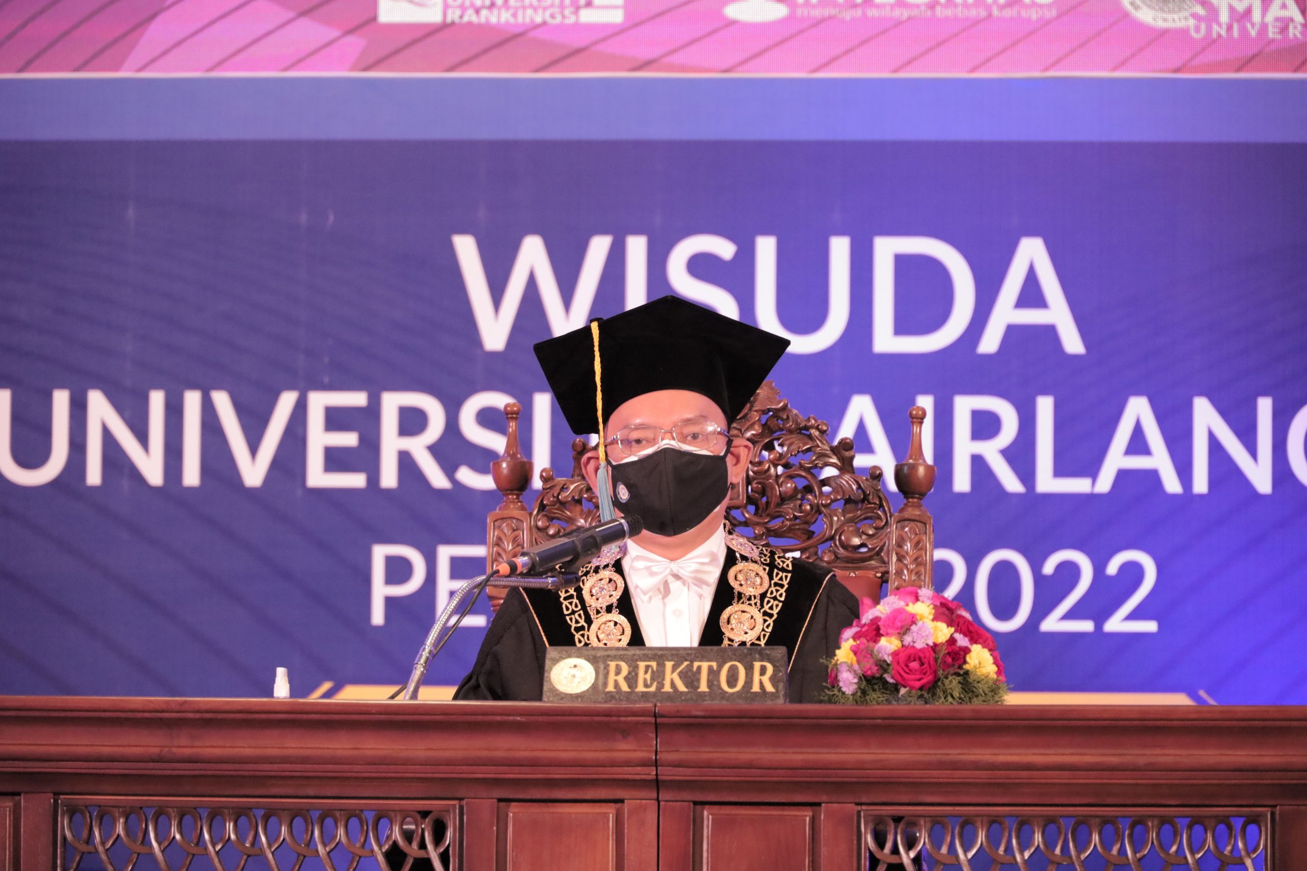 Read more about the article March Graduation, UNAIR Rector: Graduates must have high optimism in learning