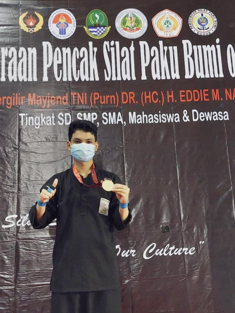 Read more about the article Harumkan Nama Indonesia, Mahasiswa FTMM UNAIR Juara I Pencak Silat Tingkat Internasional
