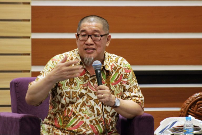 Read more about the article Aktif Menulis Sejak Mahasiswa, Gubes FISIP Masuk 100 Top Peneliti Bidang Sosial