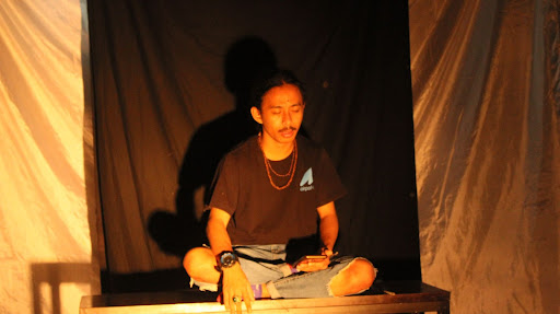 Read more about the article Padhang Bulan, Ritual Bersajak Peringati Hari Puisi Sedunia